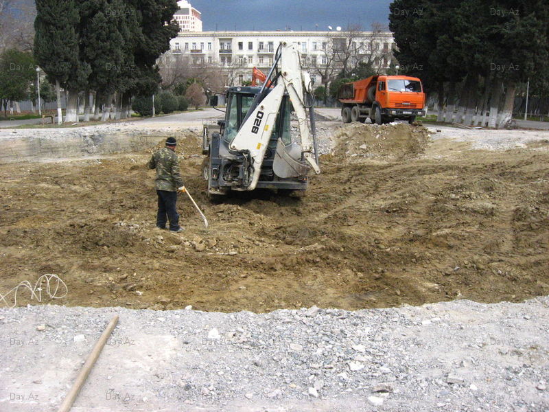 бывший памятник 26 бакинским комиссарам Азербайджан, Баку, парк "Сахил", Баку, место, где раньше находился памятник 26 бакинским комиссарам, Day.Az, Автор фото - Тимур Гусейнов, 22/01/2009