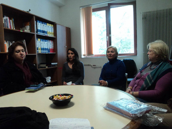 Травмоцентр в Сараево. Драгица Печенкович &ndash; Йович &ndash; социальный  работник (справа), Мирена Остович &ndash; дипломированный психолог (слева). 