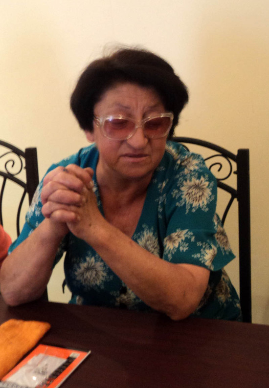 Человек интересной, трудной судьбы, педагог с многолетним стажем Нелли Ашотовна.