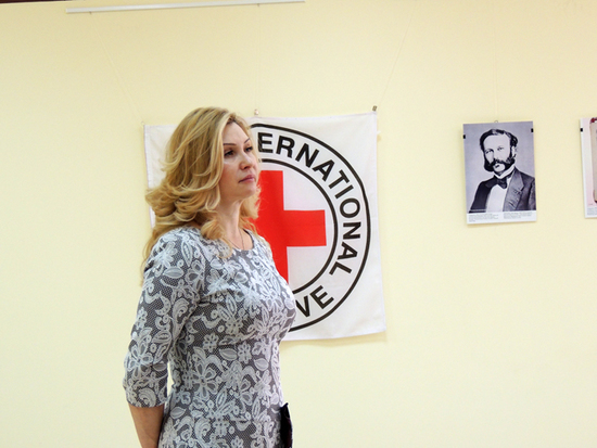 Директор Степанакертской картинной галереи Елена Дадаян. Директор Степанакертской картинной галереи Елена Дадаян.