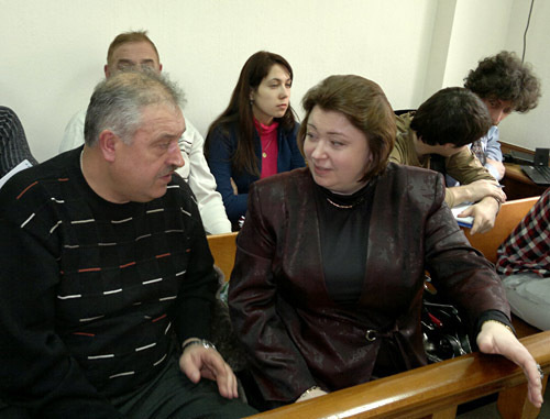 Мосгорсуд признал законным решение Замоскворецкого суда о возвращении дела Мирзаева в прокуратуру. На снимке: Александр Агафонов и судебный представитель семьи потерпевших 
Оксана Михалкина во время судебного процесса. Москва, 27 февраля, 2012 г. Фото Юлии Буславской для "Кавказского узла"