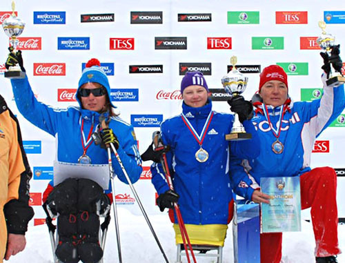 Чемпионат России по лыжным гонкам и биатлону среди спортсменов с ограниченными возможностями прошел в Красной Поляне. Пятую по счету победу подряд одержала Мария Иовлева (слева) из Республики Коми. Краснодарский край, 11 марта 2012 г. Фото:  Степан Головин. Орто-Космос
