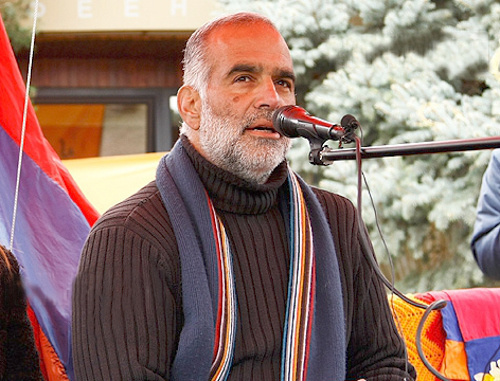 Раффи Ованнисян на площади Свободы в Ереване, март 2013 г. Фото: © PanARMENIAN Photo/
Hrant Khachatryan