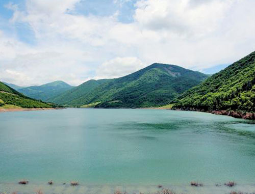 Зонкарское водохранилище. Фото: shavlego, http://ru.wikipedia.org Зонкарское водохранилище. Фото: shavlego, http://ru.wikipedia.org