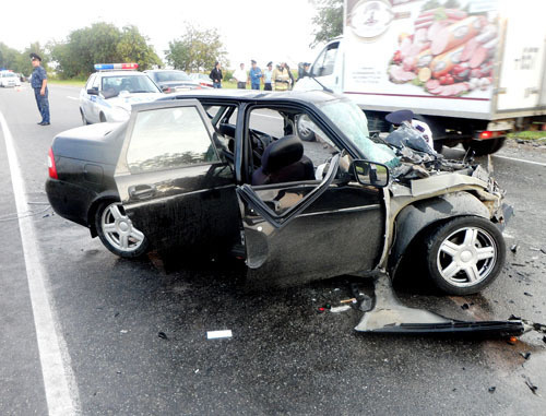 Результат аварии на 418 км Федеральной дороги «Кавказ» в районе селения Куба-Таба Баксанского района Кабардино-Балкарии. 14 августа 2013 г. Фото предоставлено инспекторами ДПС и следователем города Баксана
