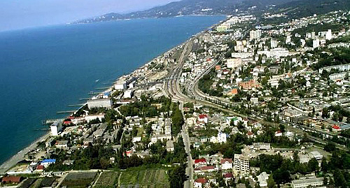 Район города Сочи Адлер. Фото:
http://ru.wikipedia.org/wiki/%C0%E4%EB%E5%F0#mediaviewer/%D0%A4%D0%B0%D0%B9%D0%BB:Adler_downstairs.jpg