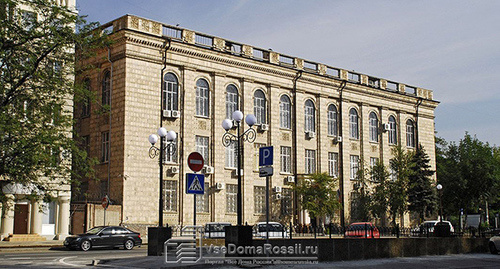 Здание суда Ленинского района Ростова-на-Дону. Фото: http://rostov.vsedomarossii.ru/house/15676 Здание суда Ленинского района Ростова-на-Дону. Фото: http://rostov.vsedomarossii.ru/house/15676