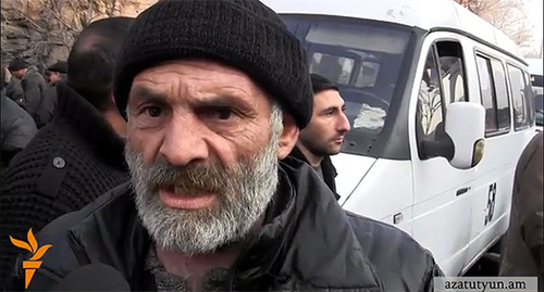 Участник забастовки. Фото: Стоп-кадр видео Радио Азатутюн, http://rus.azatutyun.am/content/article/26750893.html Участник забастовки. Фото: Стоп-кадр видео Радио Азатутюн, http://rus.azatutyun.am/content/article/26750893.html