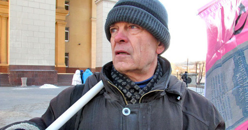 Организатор пикета в рамках "Стратегии 31" Владимир Васильченко. Волгоград, 31 декабря 2014 г. Фото Вячеслава Ященко для "Кавказского узла"