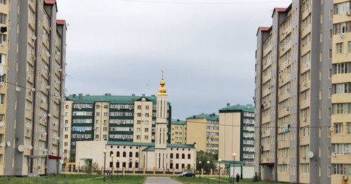 Многоквартирные дома в Ленинском районе Грозного. Фото Магомеда Магомедова для "Кавказского узла" Многоквартирные дома в Ленинском районе Грозного. Фото Магомеда Магомедова для "Кавказского узла"