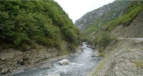 Река Аргун, Чечня. Фото: http://lidernews.com/news/v-chechne-otkryli-most-cherez-reku-argun.html Река Аргун, Чечня. Фото: http://lidernews.com/news/v-chechne-otkryli-most-cherez-reku-argun.html