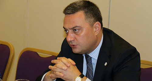 Виктор Долидз. Фото: http://frontnews.ge/ru/news/71025-Свободные-демократы-требует-от-Министра-обороны-Грузии--разъяснить-ситуацию-с-отставками--в-ведомстве Виктор Долидз. Фото: http://frontnews.ge/ru/news/71025-Свободные-демократы-требует-от-Министра-обороны-Грузии--разъяснить-ситуацию-с-отставками--в-ведомстве