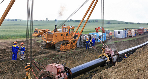 Ремонт газопровода. Фото: http://www.riadagestan.ru/news/company_news/spetsialisty_gazprom_gazoraspredelenie_dagestan_vosstanovili_gazosnabzhenie_18_naselennykh_punktov_/ Ремонт газопровода. Фото: http://www.riadagestan.ru/news/company_news/spetsialisty_gazprom_gazoraspredelenie_dagestan_vosstanovili_gazosnabzhenie_18_naselennykh_punktov_/