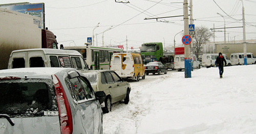 Снежные заносы и дорожные пробки в Астрахани. Фото Вячеслава Ященко для "Кавказского узла" Снежные заносы и дорожные пробки в Астрахани. Фото Вячеслава Ященко для "Кавказского узла"