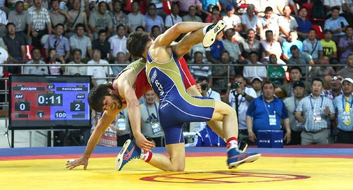 Поединок борцов на чемпионате по борьбе в Якутске http://news.ykt.ru/article/39061?qf=12311021&qs=59882647 Поединок борцов на чемпионате по борьбе в Якутске http://news.ykt.ru/article/39061?qf=12311021&qs=59882647