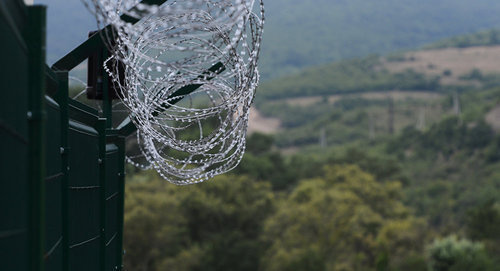©колючая проволока на границе. Фото:  Sputnik/ Михаил Воскресенский

Read more: http://sputnik-ossetia.ru/South_Ossetia/20160831/2959301.html