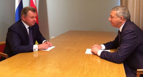 Совещание Олега Белавенцева (слева) с главой Северной Осетии Вячеславом Битаровым
Фото © Sputnik / Алина Болатаева
http://sputnik-ossetia.ru/North_Ossetia/20161124/3356031.html