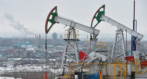 Добыча нефти. Фото © Sputnik / Maksim Bogodvid
http://ru.sputnik.az/economy/20161210/408041502/azerbaydjan-qotov-sokratit-dobicu-na-35-tis-barreley-v-den.html Добыча нефти. Фото © Sputnik / Maksim Bogodvid
http://ru.sputnik.az/economy/20161210/408041502/azerbaydjan-qotov-sokratit-dobicu-na-35-tis-barreley-v-den.html