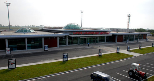 Аэропорт Батуми. Фото http://avia.pro/blog/aeroport-batumi Аэропорт Батуми. Фото http://avia.pro/blog/aeroport-batumi