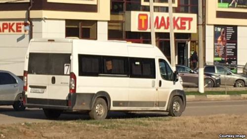 Автобус, на котором, предположительно, уехали нападавшие. Фото http://www.svoboda.org/a/28395339.html Автобус, на котором, предположительно, уехали нападавшие. Фото http://www.svoboda.org/a/28395339.html