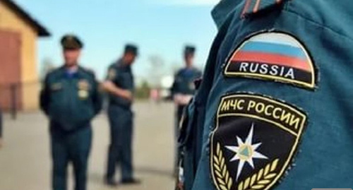 Сотрудники МЧС Фото http://www.riadagestan.ru/news/incidents/v_odnom_iz_rayonov_dagestana_pri_vzryve_gaza_postradal_chelovek/ Сотрудники МЧС Фото http://www.riadagestan.ru/news/incidents/v_odnom_iz_rayonov_dagestana_pri_vzryve_gaza_postradal_chelovek/