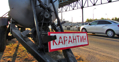 Карантинный пункт АЧС на въезде на Волгоградский мост. Волгоградская область. Фото Вячеслава Ященко для "Кавказского узла" Карантинный пункт АЧС на въезде на Волгоградский мост. Волгоградская область. Фото Вячеслава Ященко для "Кавказского узла"