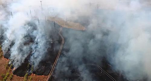 Пожар, охвативший поселки Овражный и Каменный Буерак
Фото Bespilotnik_vlg
 http://bloknot-volgograd.ru/news/bushevavshiy-na-zapade-volgograda-pozhar-snyali-s--875122?sphrase_id=346839