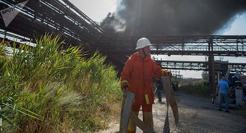 Пожар на заводе "Наирит" в Ереване Фото © Sputnik/ Asatur Yesayants
 https://ru.armeniasputnik.am/incidents/20170829/8440389/na-nairite-eshche-ostaetsya-odin-ochag-vozgoraniya.html