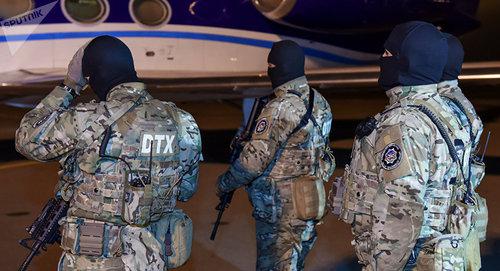 Сотрудники спецслужб Азербайджана. Фото © Sputnik / Murad Orujov https://ru.sputnik.az/incidents/20171025/412493650/v-baku-obezhvrezhena-terroristicheskaja-gruppa.html Сотрудники спецслужб Азербайджана. Фото © Sputnik / Murad Orujov https://ru.sputnik.az/incidents/20171025/412493650/v-baku-obezhvrezhena-terroristicheskaja-gruppa.html