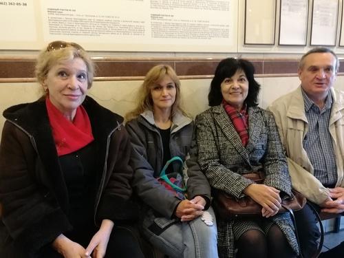 Подсудимая Елена Диденко, лидер партии КПРФ в Сочи Игорь Васильев и лидер сочинского отделения партии "Яблоко" Ирэн Ильенкова. Фото Светланы Кравченко для "Кавказского узла". Подсудимая Елена Диденко, лидер партии КПРФ в Сочи Игорь Васильев и лидер сочинского отделения партии "Яблоко" Ирэн Ильенкова. Фото Светланы Кравченко для "Кавказского узла".