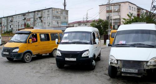 Маршрутки в Махачкале. Фото Айбала Алиева, http://midag.ru/news/events_and_facts/v_makhachkale_nachalos_obnovlenie_avtoparka_marshrutnogo_taksi-20880/

