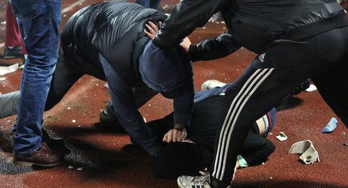 Драка. Фото Sputnik / Anna Solovyeva https://ru.sputnik.az/incidents/20180105/413474859/ubijstvo-devushka-otnoshenie-draka-geranboj.html
Драка. Фото Sputnik / Anna Solovyeva https://ru.sputnik.az/incidents/20180105/413474859/ubijstvo-devushka-otnoshenie-draka-geranboj.html