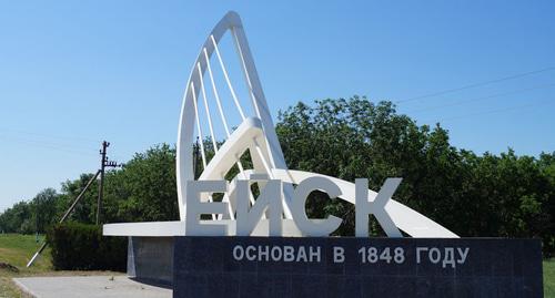 Стелла при въезде в Ейск. Фото http://adm-yeisk.ru/otdyh-v-eyske Стелла при въезде в Ейск. Фото http://adm-yeisk.ru/otdyh-v-eyske
