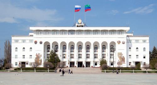 Здание правительства Дагестана. Фото пресс-службы дагестанского Кабмина. http://www.e-dag.ru/novosti/novosti-pravitelstva/zayavlenie-press-sluzhby-administratsii-glavy-i-pravitelstva-rd124578895623.html Здание правительства Дагестана. Фото пресс-службы дагестанского Кабмина. http://www.e-dag.ru/novosti/novosti-pravitelstva/zayavlenie-press-sluzhby-administratsii-glavy-i-pravitelstva-rd124578895623.html