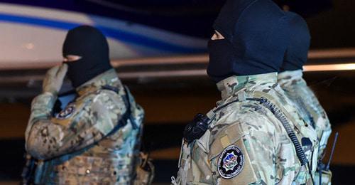 Сотрудники службы госбезопасности Азербайджана. Фото © Sputnik / Murad Orujo https://ru.sputnik.az/incidents/20170224/409093273/sluzhba-gosbezopasnosti-azerbajdzhan-pojmala-shpionov.html Сотрудники службы госбезопасности Азербайджана. Фото © Sputnik / Murad Orujo https://ru.sputnik.az/incidents/20170224/409093273/sluzhba-gosbezopasnosti-azerbajdzhan-pojmala-shpionov.html