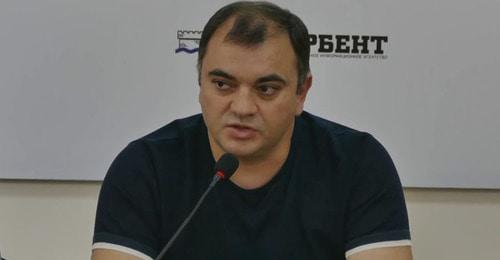 Милрад Фатуллаев. Кадр из видео пользователя РИА Дербент https://www.youtube.com/watch?v=Q3iOxjGTIyw Милрад Фатуллаев. Кадр из видео пользователя РИА Дербент https://www.youtube.com/watch?v=Q3iOxjGTIyw