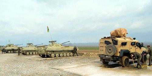 Азербайджанская военная техника после учений. 17 марта 2018 года. Фото пресс-службы Минобороны Азербайджана. https://mod.gov.az/ru/news/lichnyj-sostav-i-voennaya-tehnika-privlechennye-k-ucheniyam-vozvrasheny-v-punkty-postoyannoj-dislokacii-font-color-red-v-22002.html Азербайджанская военная техника после учений. 17 марта 2018 года. Фото пресс-службы Минобороны Азербайджана. https://mod.gov.az/ru/news/lichnyj-sostav-i-voennaya-tehnika-privlechennye-k-ucheniyam-vozvrasheny-v-punkty-postoyannoj-dislokacii-font-color-red-v-22002.html