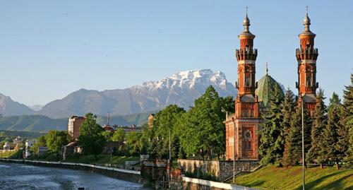 Владикавказ. Фото http://сайт-владикавказа.рф/gallery/dostoprimechatelnosti-vladikavkaza Владикавказ. Фото http://сайт-владикавказа.рф/gallery/dostoprimechatelnosti-vladikavkaza