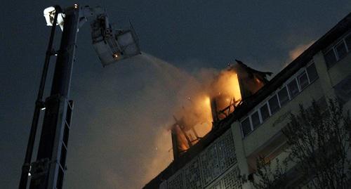 Пожар в 12-этажном жилом доме в Грозном. Фото http://95.mchs.gov.ru/pressroom/news/item/6665643/ Пожар в 12-этажном жилом доме в Грозном. Фото http://95.mchs.gov.ru/pressroom/news/item/6665643/