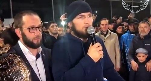 Хабиб Нурмагомедов Фото: Стоп-кадр видео Нурмагомед Астарханов https://www.youtube.com/watch?time_continue=7&v=sYxrL2p-O9o
Хабиб Нурмагомедов Фото: Стоп-кадр видео Нурмагомед Астарханов https://www.youtube.com/watch?time_continue=7&v=sYxrL2p-O9o