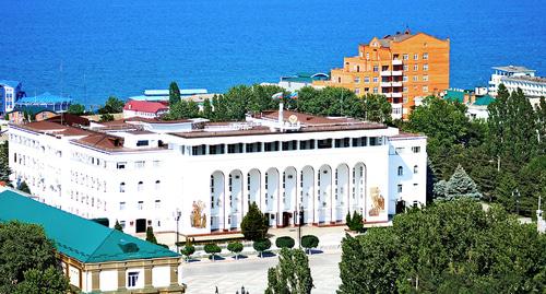 Здание Правительства Республики Дагестан. Фото Шамиль Магомедов https://www.flickr.com/photos/143381734@N02/27324043280/in/album-72157668793399106/ Здание Правительства Республики Дагестан. Фото Шамиль Магомедов https://www.flickr.com/photos/143381734@N02/27324043280/in/album-72157668793399106/