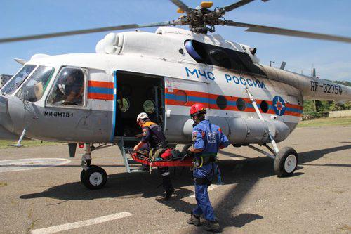 Эвакуация тела туриста, разбившегося в горах Сочи. 4 мая 2018 года. Фото пресс-службы ЮРПСО. http://urpsosochi.ru/spasateli-obnaruzhili-telo-turista-kotoryj-propal-v-rajone-xr-alek/ Эвакуация тела туриста, разбившегося в горах Сочи. 4 мая 2018 года. Фото пресс-службы ЮРПСО. http://urpsosochi.ru/spasateli-obnaruzhili-telo-turista-kotoryj-propal-v-rajone-xr-alek/