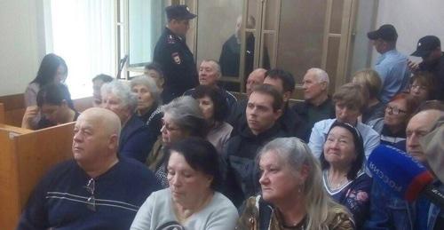 Пострадавшие дольщики в зале суда. Ростов-на-Дону, 14 мая 2018 г. Фото Валерия Люгаева для "Кавказского узла" Пострадавшие дольщики в зале суда. Ростов-на-Дону, 14 мая 2018 г. Фото Валерия Люгаева для "Кавказского узла"