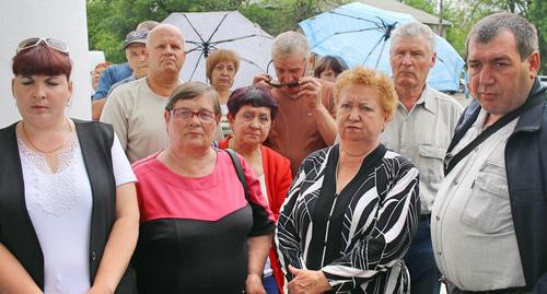 Участники пикета в Гуково. Фото Вячеслава Прудникова для "Кавказского узла" Участники пикета в Гуково. Фото Вячеслава Прудникова для "Кавказского узла"