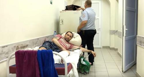 Александр Батманов в больнице Волгограда. Июль 2017 г. Кадр из видео пользователя NGO TV https://www.youtube.com/watch?time_continue=122&v=aGAqpCpUyCY Александр Батманов в больнице Волгограда. Июль 2017 г. Кадр из видео пользователя NGO TV https://www.youtube.com/watch?time_continue=122&v=aGAqpCpUyCY