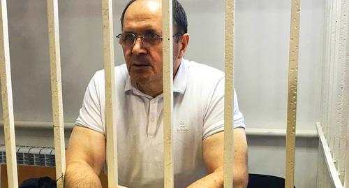 Оюб Титиев в зале суда. Фото Патимат Махмудовой для "Кавказского узла" Оюб Титиев в зале суда. Фото Патимат Махмудовой для "Кавказского узла"