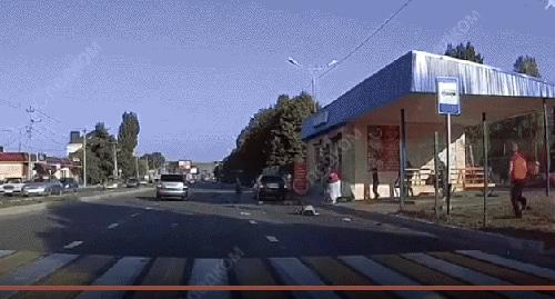Пешеходный переход в Черкесске сразу после трагедии. Фото: кадр видео Пешеходный переход в Черкесске сразу после трагедии. Фото: кадр видео