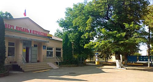 Площадь в станице Раевской в Краснодарском крае. Фото http://st-raevskaya.ru/portfolio-item/attraction-village-raevskaya/ Площадь в станице Раевской в Краснодарском крае. Фото http://st-raevskaya.ru/portfolio-item/attraction-village-raevskaya/