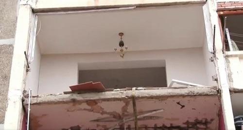 Жилой дом, разрушенный в результате взрыва. Тбилиси. 15 ноября 2018 года. Фото: © FB / Emergency Management Service https://sputnik-georgia.ru/incidents/20181115/242963785/Vryv-v-Tbilisi-mat-s-rebenkom-ischut-pod-zavalami.html
