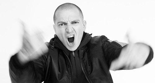 Мирон Фёдоров, также известный как Oxxxymiron
 Фото: Игорь Клепнев https://ru.wikipedia.org/wiki/Oxxxymiron#/media/File:Oxxxymiron_photobw.jpg